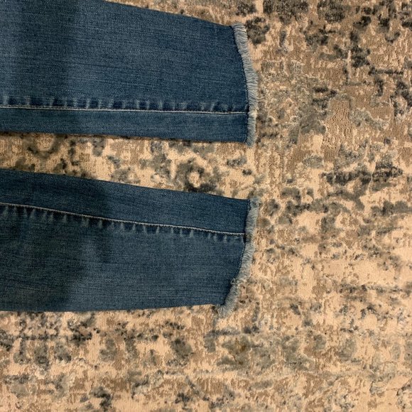 Madewell 10" High-Rise Skinny Jeans: Cutout Tulip Hem Edition Size 25 - Picture 7 of 8